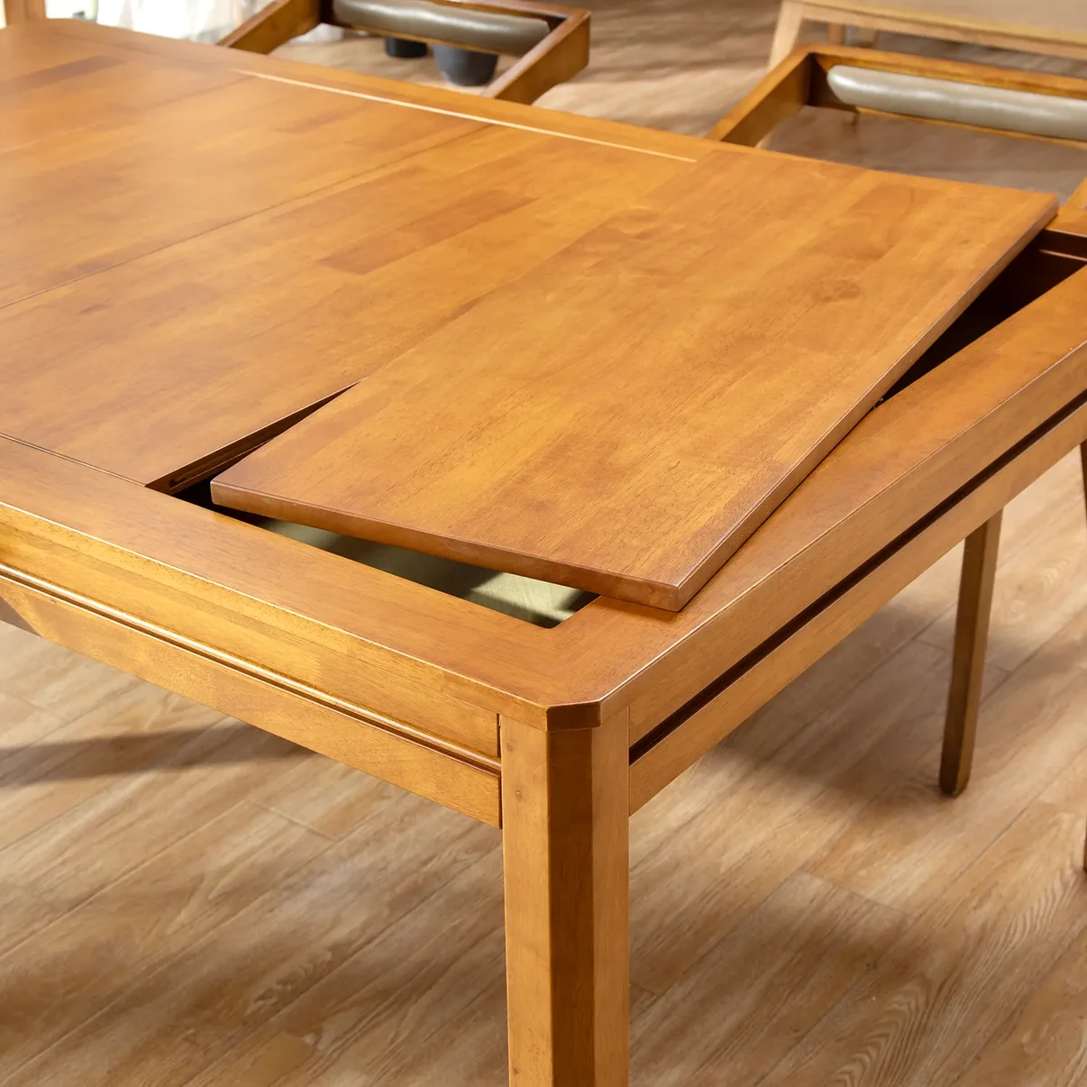 Close-up of the solid hardwood construction LED Kingswood 6tf Game Table